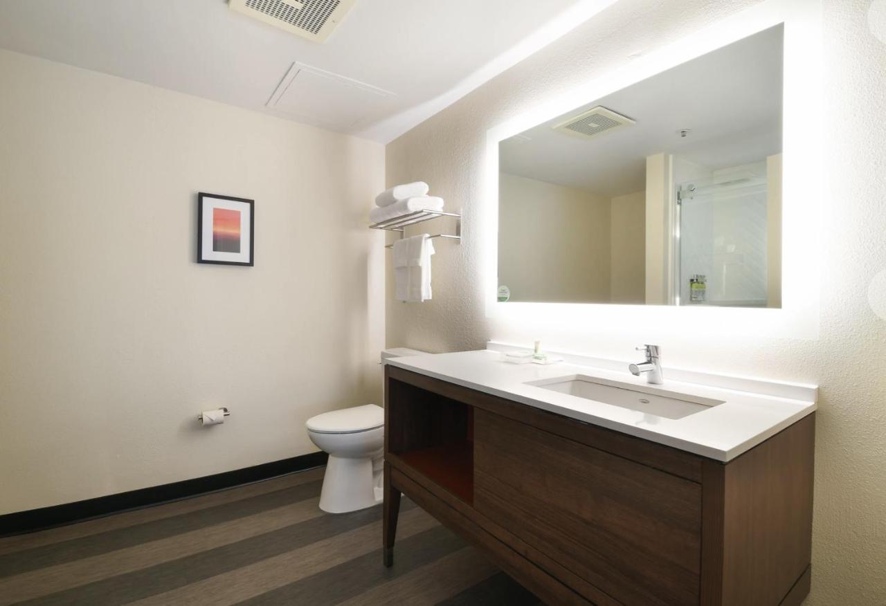 Holiday Inn Fredericksburg - Conference Center By Ihg Екстериор снимка