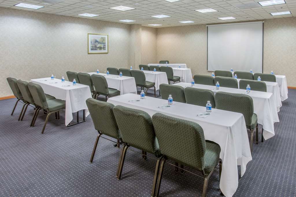 Holiday Inn Fredericksburg - Conference Center By Ihg Съоръжения снимка